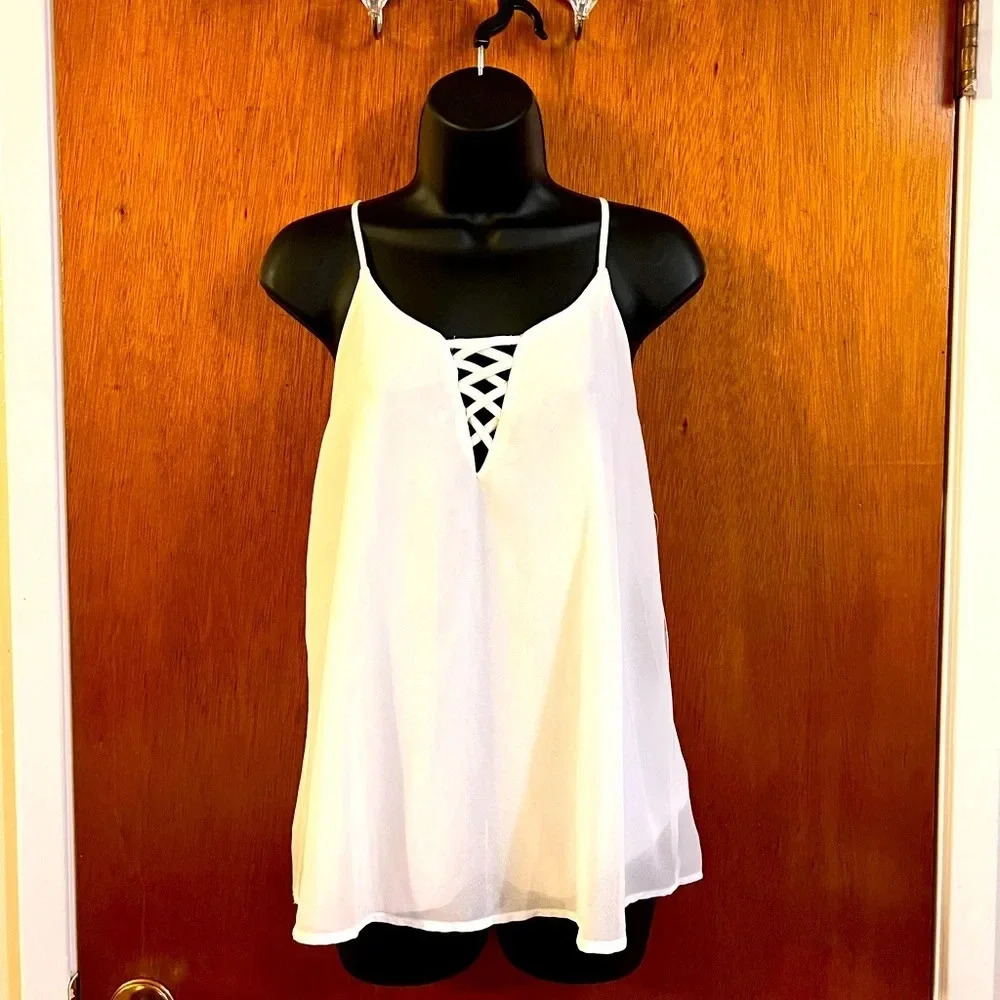 🆕 Naif White Sleeveless Blouse